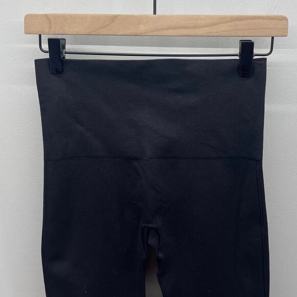 Spanx Look At Me Now Seamless Leggings in Black - Picture 4 of 5